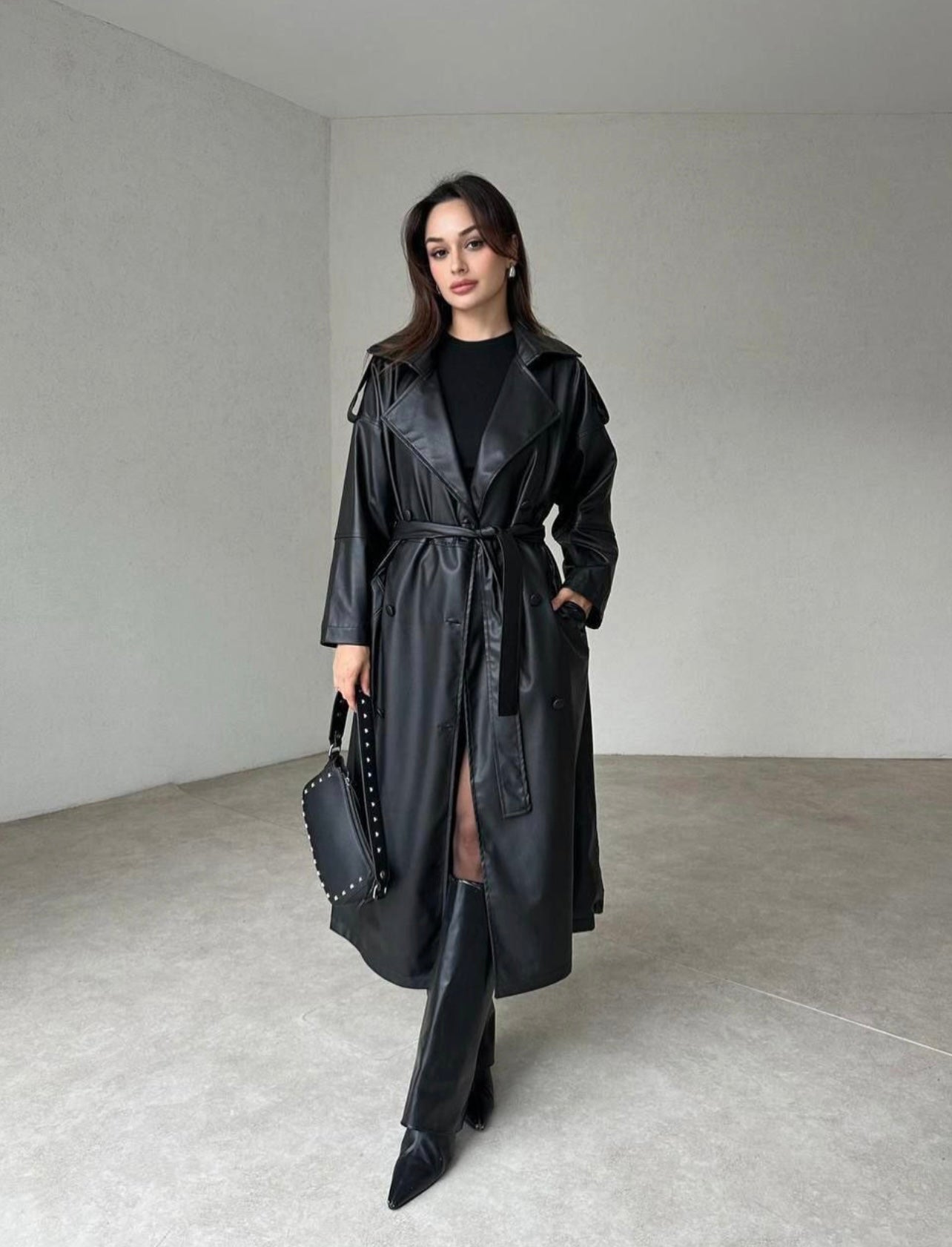 Trench long en cuir noir